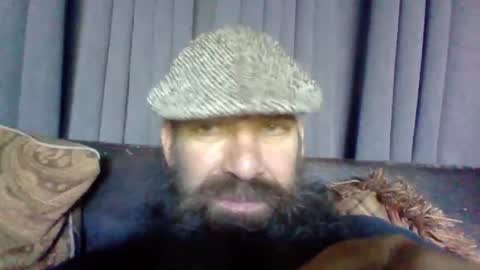 sitonmybeardxxx online show from 9, 6, 2026