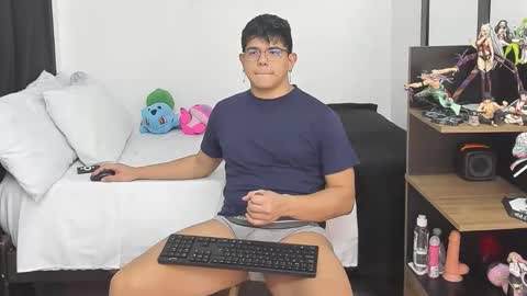 Snapshot of siul_bigcock chatting on 2, 4, 2026 Siul Thompson online show from 2, 4, 2026