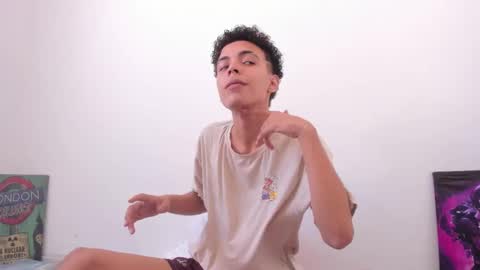 skady_coronado online show from 18, 12, 2024