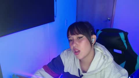 Snapshot of skarlet_adams chatting on 21, 4, 2026 Alice online show from 21, 4, 2026