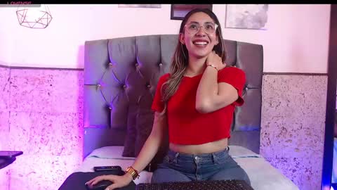 Snapshot of skarleth_xxxx chatting on 17, 12, 2024 Elizabeth online show from 17, 12, 2024