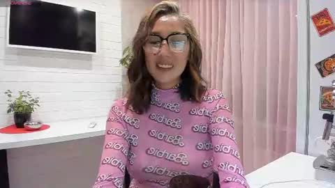 Snapshot of skarlettforeve chatting on 4, 7, 2026 skarlett online show from 4, 7, 2026