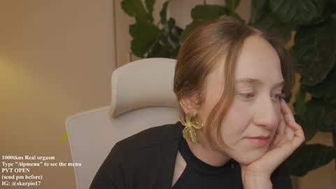 Im Scarlett  ONLINE  5pm-10pm NYC time  online show from 22, 10, 2025