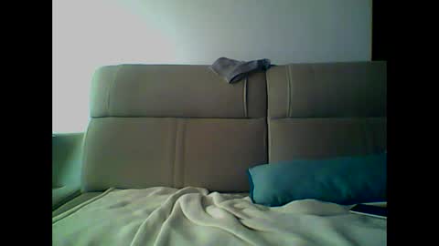 Snapshot of skater19xxx chatting on 22, 1, 2025 miguel online show from 22, 1, 2025