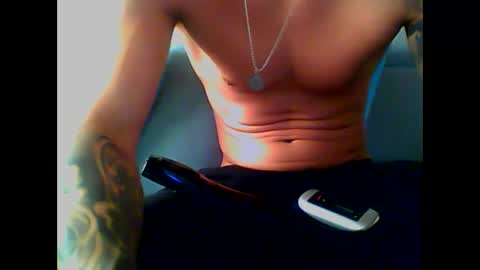 Snapshot of skater19xxx chatting on 26, 2, 2025 miguel online show from 26, 2, 2025