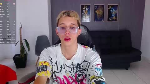 skinny_bigcock20 online show from 22, 11, 2025