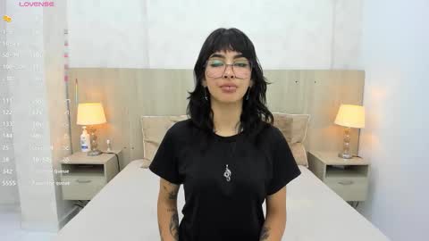 Snapshot of skinny_emily chatting on 22, 9, 2025 Emily Rojas online show from 22, 9, 2025