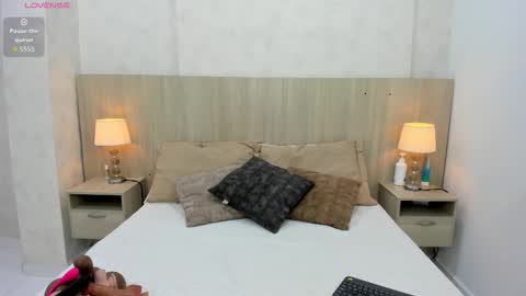 Snapshot of skinny_emily chatting on 31, 10, 2025 Emily Rojas online show from 31, 10, 2025