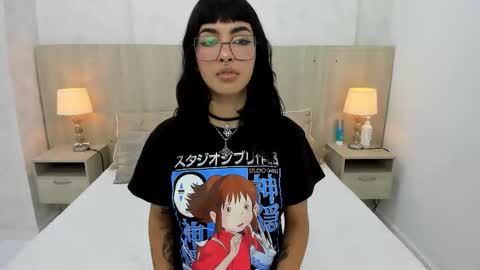 Snapshot of skinny_emily chatting on 7, 11, 2025 Emily Rojas online show from 7, 11, 2025