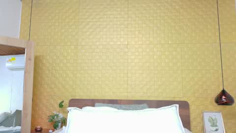 skinny_hottie18 online show from 8, 1, 2025