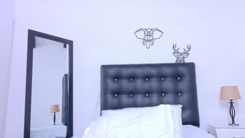 skinny_hottie18 online show from 1, 2, 2025