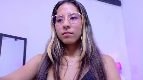 skinny_hottie18 online show from 15, 2, 2025