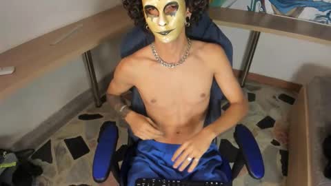 Snapshot of skinny_mac_ chatting on 12, 3, 2026 Mac online show from 12, 3, 2026