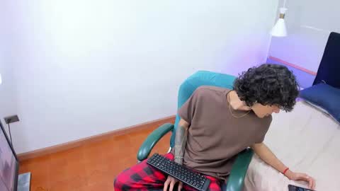 Snapshot of skinny_mac_ chatting on 16, 3, 2026 Mac online show from 16, 3, 2026