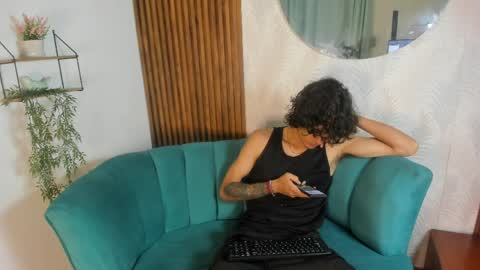 Snapshot of skinny_mac_ chatting on 20, 3, 2026 Mac online show from 20, 3, 2026