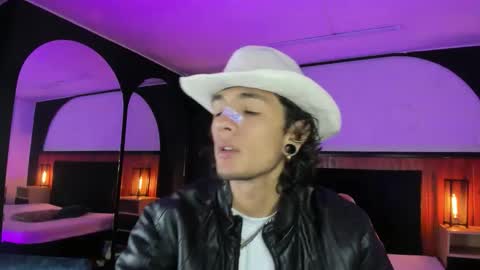 Snapshot of skinny_mac_ chatting on 25, 3, 2026 Mac online show from 25, 3, 2026