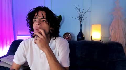 Snapshot of skinny_mac_ chatting on 29, 3, 2026 Mac online show from 29, 3, 2026