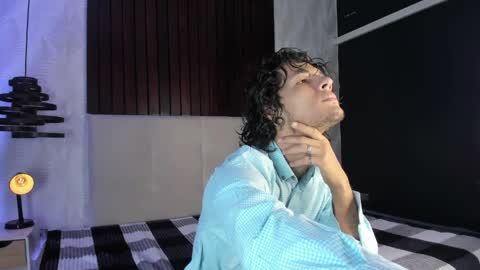 Snapshot of skinny_mac_ chatting on 31, 3, 2026 Mac online show from 31, 3, 2026