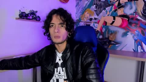 Snapshot of skinny_mac_ chatting on 1, 4, 2026 Mac online show from 1, 4, 2026