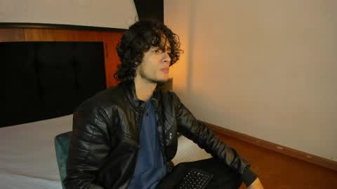 Snapshot of skinny_mac_ chatting on 2, 4, 2026 Mac online show from 2, 4, 2026