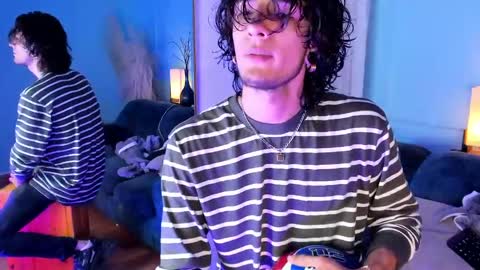 Snapshot of skinny_mac_ chatting on 5, 4, 2026 Mac online show from 5, 4, 2026