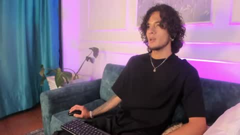 Snapshot of skinny_mac_ chatting on 14, 4, 2026 Mac online show from 14, 4, 2026