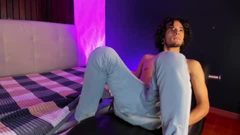 Snapshot of skinny_mac_ chatting on 15, 4, 2026 Mac online show from 15, 4, 2026