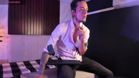 Snapshot of skinny_mac_ chatting on 16, 4, 2026 Mac online show from 16, 4, 2026