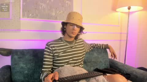 Snapshot of skinny_mac_ chatting on 26, 4, 2026 Mac online show from 26, 4, 2026