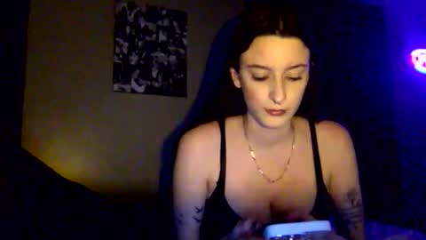 Snapshot of skinnyangel21 chatting on 26, 11, 2025 skinnyangel21 online show from 26, 11, 2025