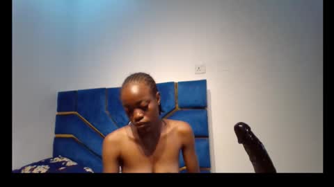 skinnyasssexyboobs online show from 22, 12, 2025