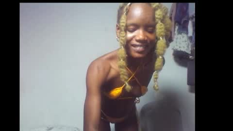 Snapshot of skinnybeauty1 chatting on 15, 12, 2025 Linda independent model online show from 15, 12, 2025