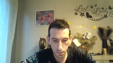 Snapshot of skinnybigcock2 chatting on 2, 12, 2024 SkinnyBigCock2 online show from 2, 12, 2024