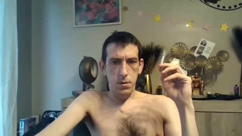 Snapshot of skinnybigcock2 chatting on 27, 12, 2024 SkinnyBigCock2 online show from 27, 12, 2024