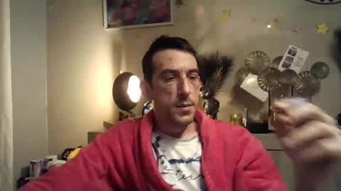 Snapshot of skinnybigcock2 chatting on 31, 12, 2024 SkinnyBigCock2 online show from 31, 12, 2024