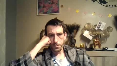 Snapshot of skinnybigcock2 chatting on 2, 1, 2025 SkinnyBigCock2 online show from 2, 1, 2025