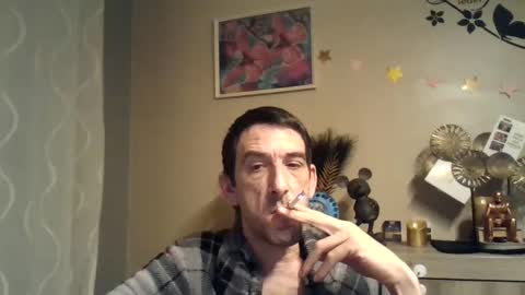 Snapshot of skinnybigcock2 chatting on 28, 1, 2025 SkinnyBigCock2 online show from 28, 1, 2025