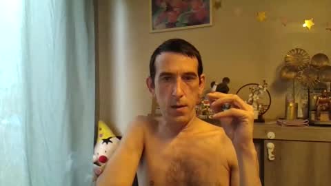 Snapshot of skinnybigcock2 chatting on 20, 10, 2025 SkinnyBigCock2 online show from 20, 10, 2025