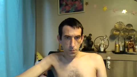 Snapshot of skinnybigcock2 chatting on 21, 10, 2025 SkinnyBigCock2 online show from 21, 10, 2025