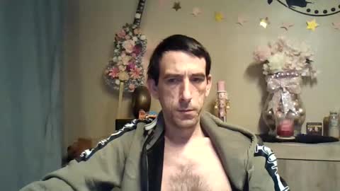 Snapshot of skinnybigcock2 chatting on 17, 11, 2025 SkinnyBigCock2 online show from 17, 11, 2025