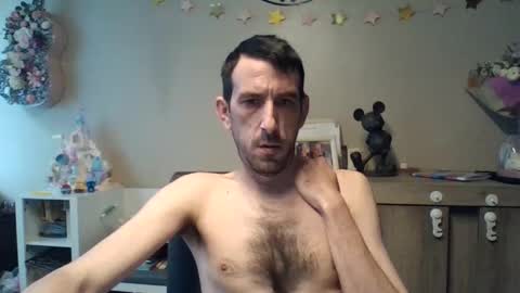 Snapshot of skinnybigcock2 chatting on 10, 4, 2026 SkinnyBigCock2 online show from 10, 4, 2026