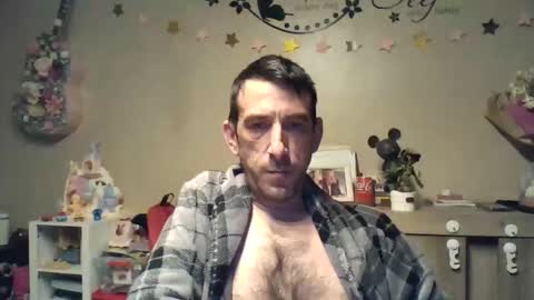 Snapshot of skinnybigcock2 chatting on 17, 4, 2026 SkinnyBigCock2 online show from 17, 4, 2026