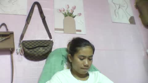 Snapshot of skinnybodyme24 chatting on 17, 11, 2025 skinnybodyme24 online show from 17, 11, 2025