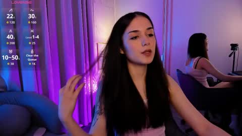 Snapshot of skinnyellie chatting on 6, 5, 2026 Ellie online show from 6, 5, 2026
