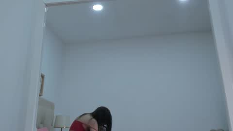 SkinnyGirl online show from 13, 12, 2025