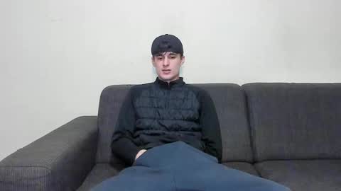 Snapshot of skinnyguywithbigd chatting on 4, 12, 2024 skinnyguywithbigd online show from 4, 12, 2024