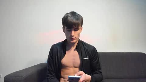 Snapshot of skinnyguywithbigd chatting on 6, 1, 2025 skinnyguywithbigd online show from 6, 1, 2025