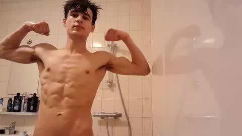 Snapshot of skinnyguywithbigd chatting on 18, 10, 2025 skinnyguywithbigd online show from 18, 10, 2025