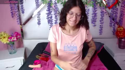 Snapshot of skinnyhorny_ chatting on 31, 1, 2025 SKINNYHORNY online show from 31, 1, 2025