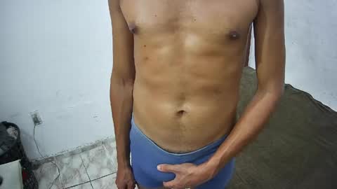 Skinny Latin Man online show from 28, 4, 2026